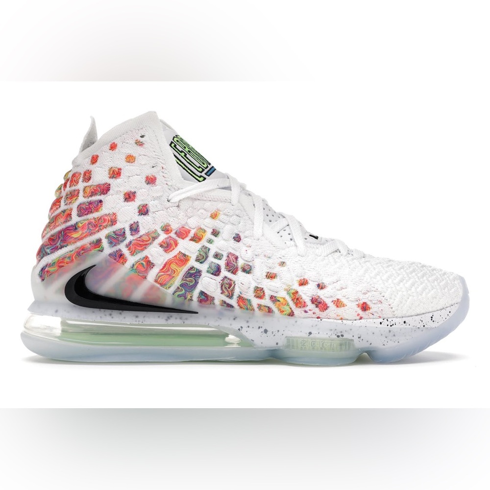 Nike LeBron 17 Air Command Force